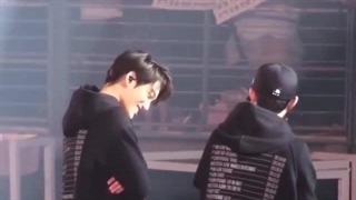 از سر تا پاشون کیوت بودن میچکه ⁦>.<⁩