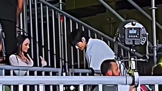 جونگکوک دست دختره خر شانس رو گرفت!:(