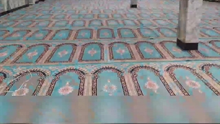 مسجد فرش شده در تهران توسط محراب نقش کاشان