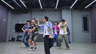 پرکتیس lip gloss از دبویز the boyz (ورژن متحرک)