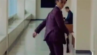 وقتی مامانم مچم رو میگیره !! واااییی جرررر !!