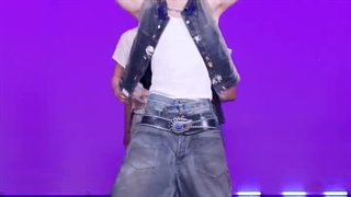 ریلی دنس Baggy Jeans از NCT U