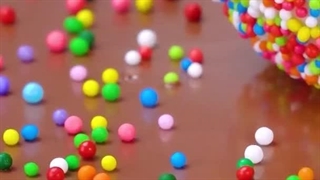 کیک اسفنجی شکلاتی با تم بستنی