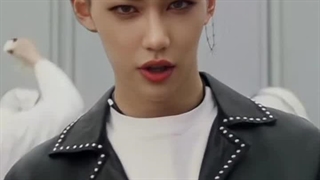 اگه فلیکس آهنگ ایرانی میخوند :/ سم