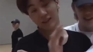 از اون موقعیت ها که نمیدونی میخوای جای سونگکوان باشی یا جای اعضا  :گریه: